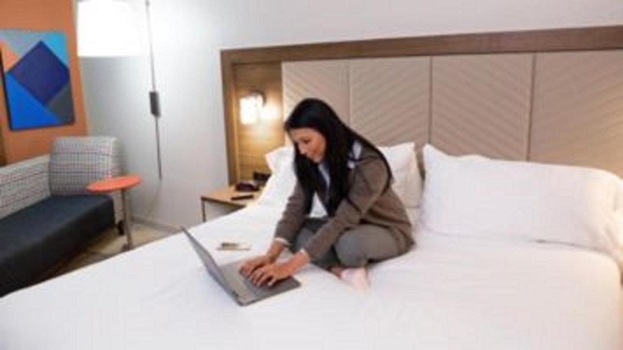 Holiday Inn Express Pune Pimpri By Ihg Exteriör bild