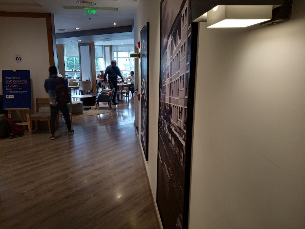 Holiday Inn Express Pune Pimpri By Ihg Exteriör bild