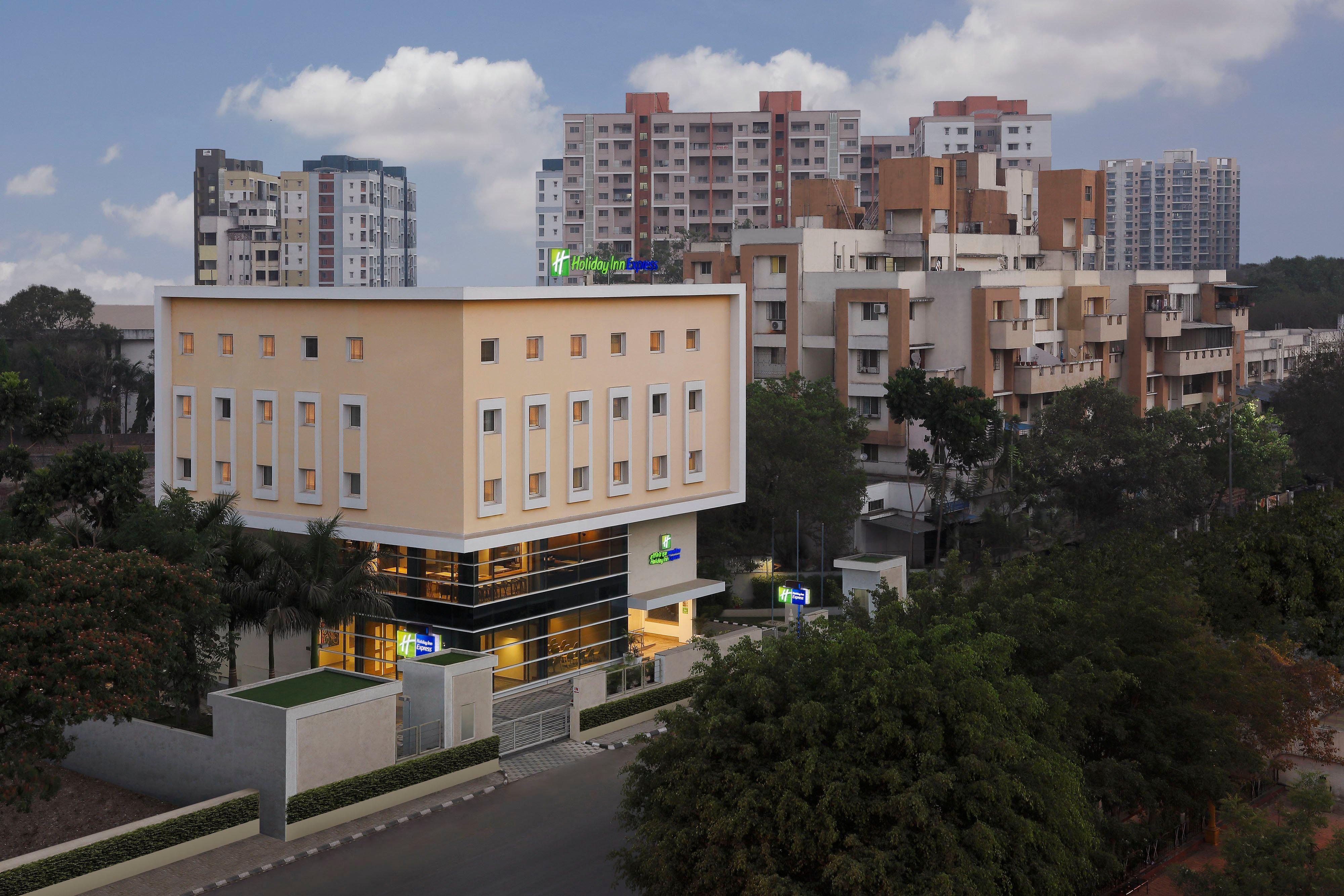 Holiday Inn Express Pune Pimpri By Ihg Exteriör bild