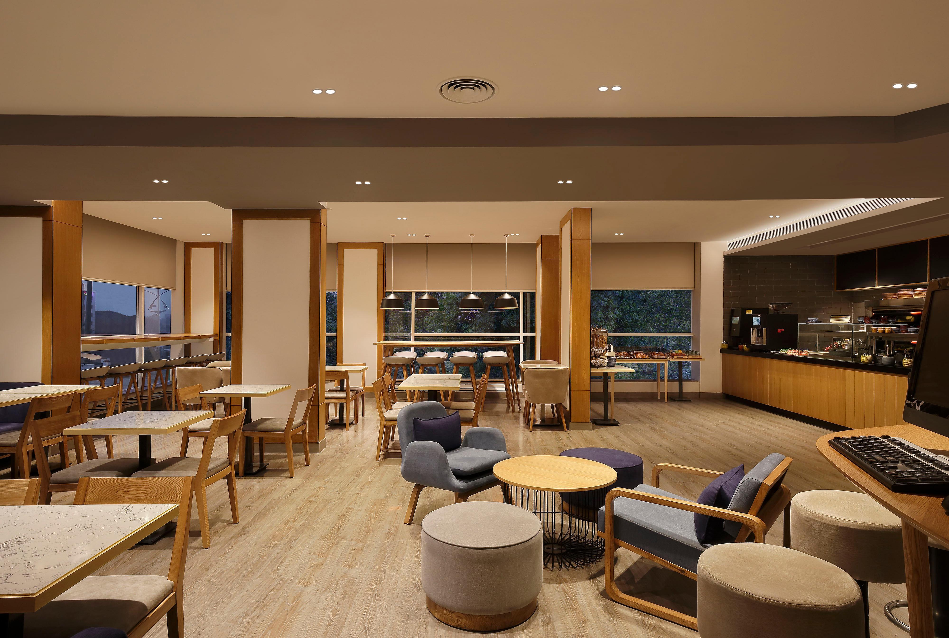 Holiday Inn Express Pune Pimpri By Ihg Exteriör bild