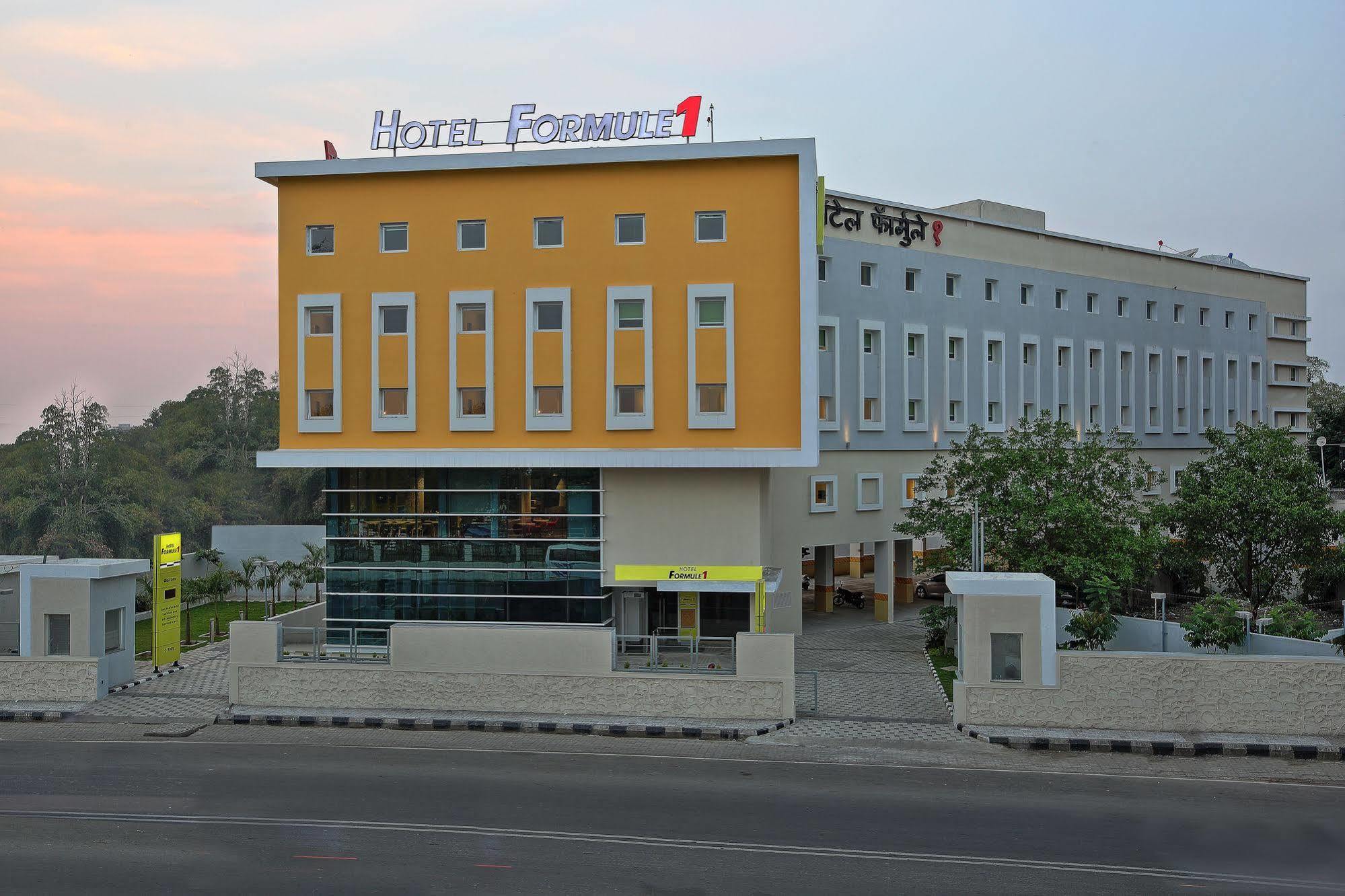 Holiday Inn Express Pune Pimpri By Ihg Exteriör bild